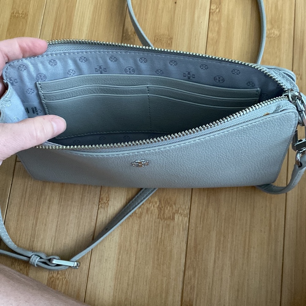 Tory Burch grey crossbody bag - Picture 4 of 6